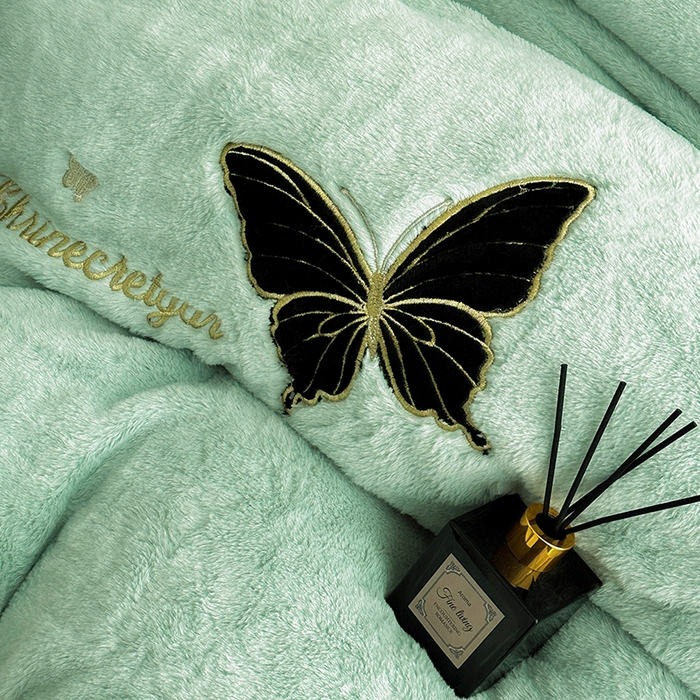 91家纺网 家纺一手货源 找家纺 2025兔毛包边贴布绣花牛奶绒四件套蝶恋 蝶恋-绿