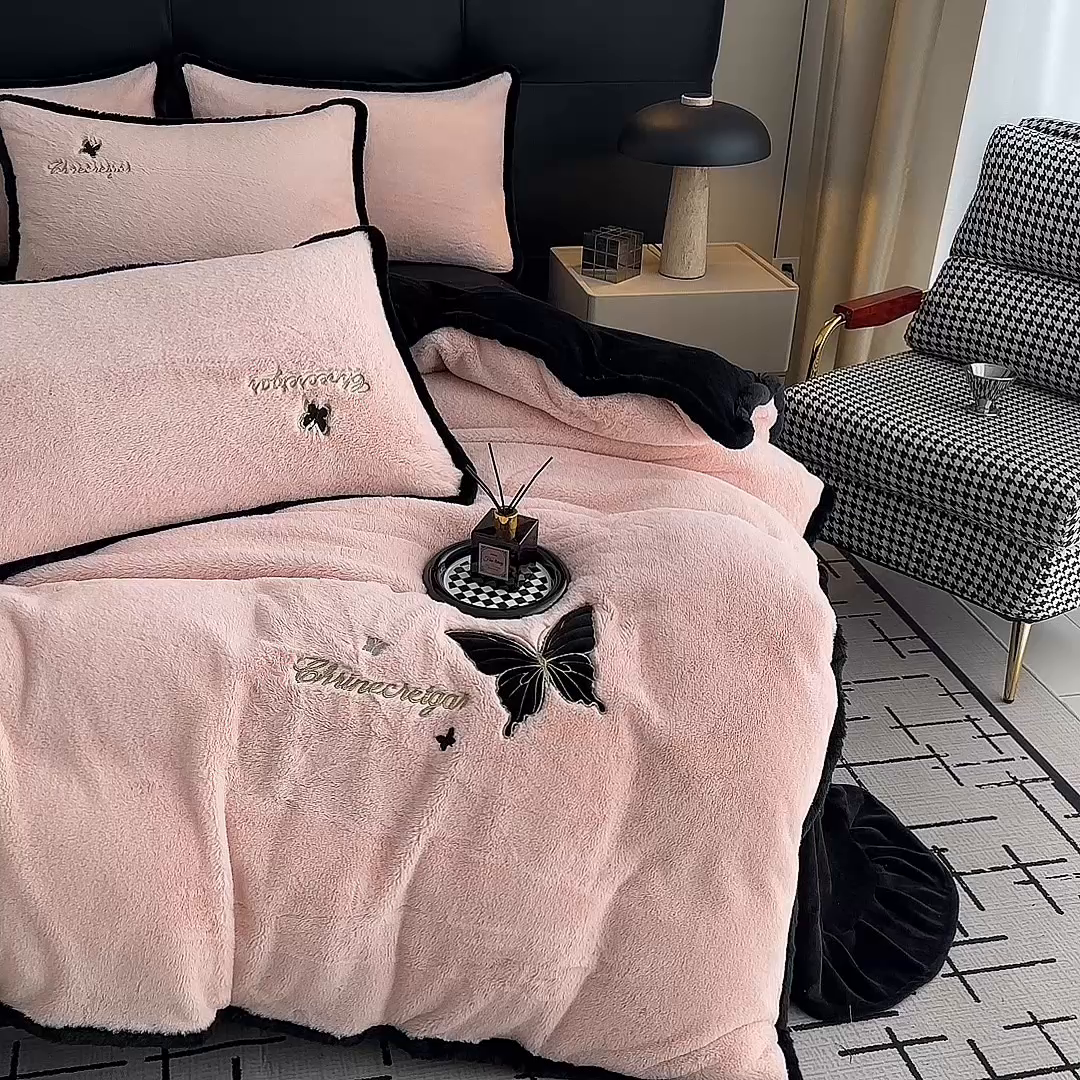 91家纺网 家纺一手货源 找家纺 2025兔毛包边贴布绣花牛奶绒四件套蝶恋 蝶恋-玉