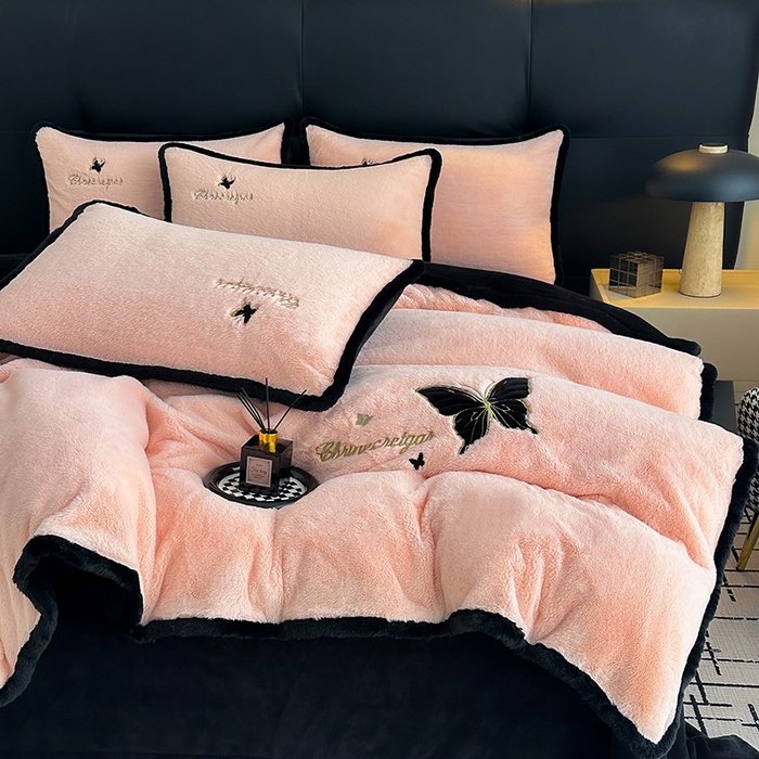 91家纺网 家纺一手货源 找家纺 2025兔毛包边贴布绣花牛奶绒四件套蝶恋 蝶恋-玉