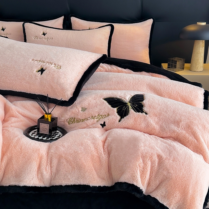 91家纺网 家纺一手货源 找家纺 2025兔毛包边贴布绣花牛奶绒四件套蝶恋 蝶恋-玉