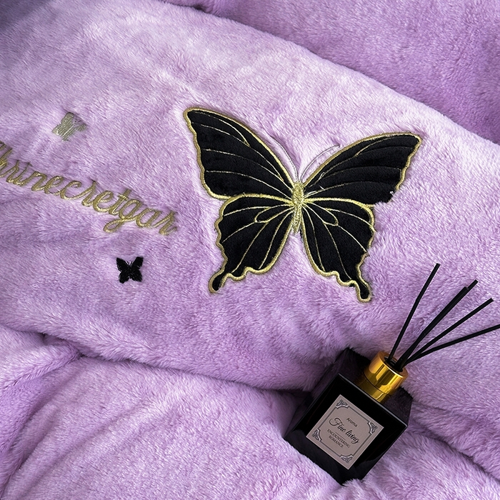 91家纺网 家纺一手货源 找家纺 2025兔毛包边贴布绣花牛奶绒四件套蝶恋 蝶恋-紫