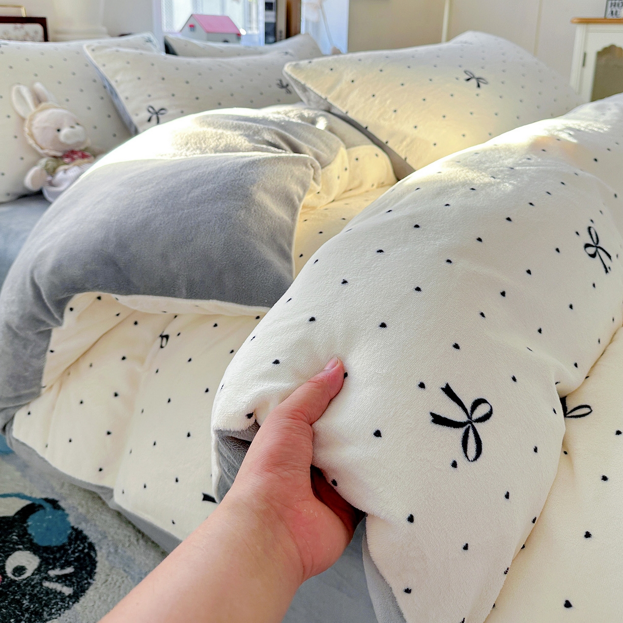 91家纺网 家纺一手货源 找家纺 水木坊 2025新款A加厚牛奶绒印花四件套-含买家秀 蝴蝶点点心