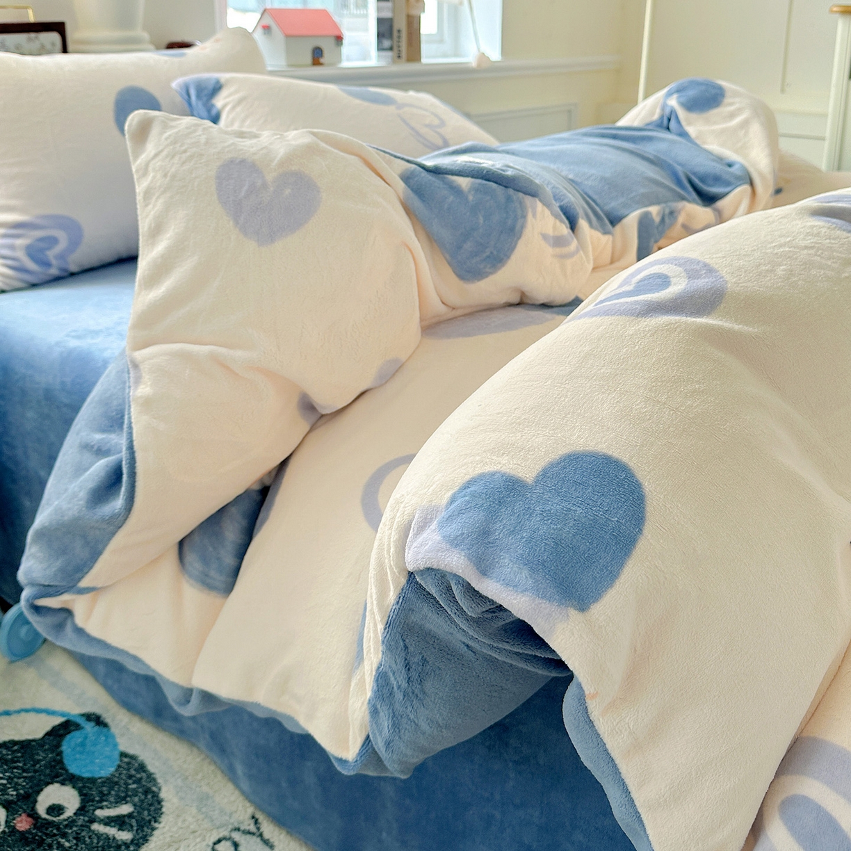 91家纺网 家纺一手货源 找家纺 水木坊 2025新款A加厚牛奶绒印花四件套-含买家秀 蜡笔心