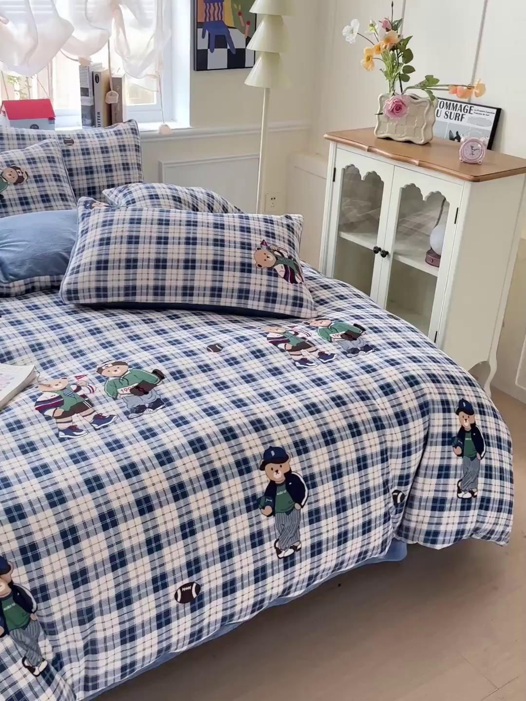 91家纺网 家纺一手货源 找家纺 水木坊 2025新款A加厚牛奶绒印花四件套-含买家秀 蓝格英伦熊