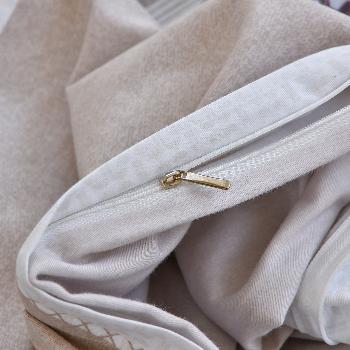 91家纺网 家纺一手货源 找家纺 董成龙家纺 2025新款全棉磨毛数码印花四件套 水平线-兰