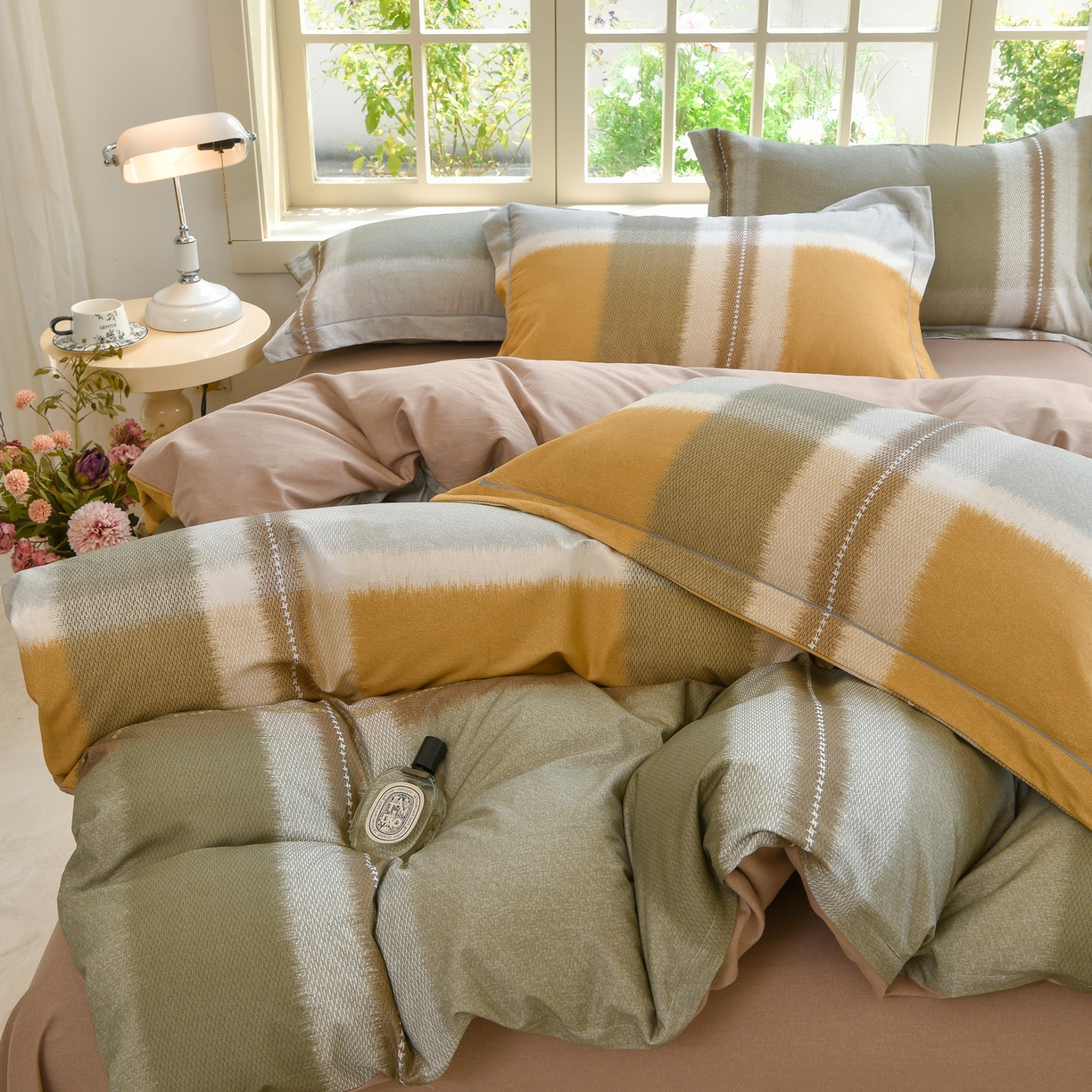 91家纺网 家纺一手货源 找家纺 董成龙家纺 2025新款全棉磨毛数码印花四件套 凯茜-黄