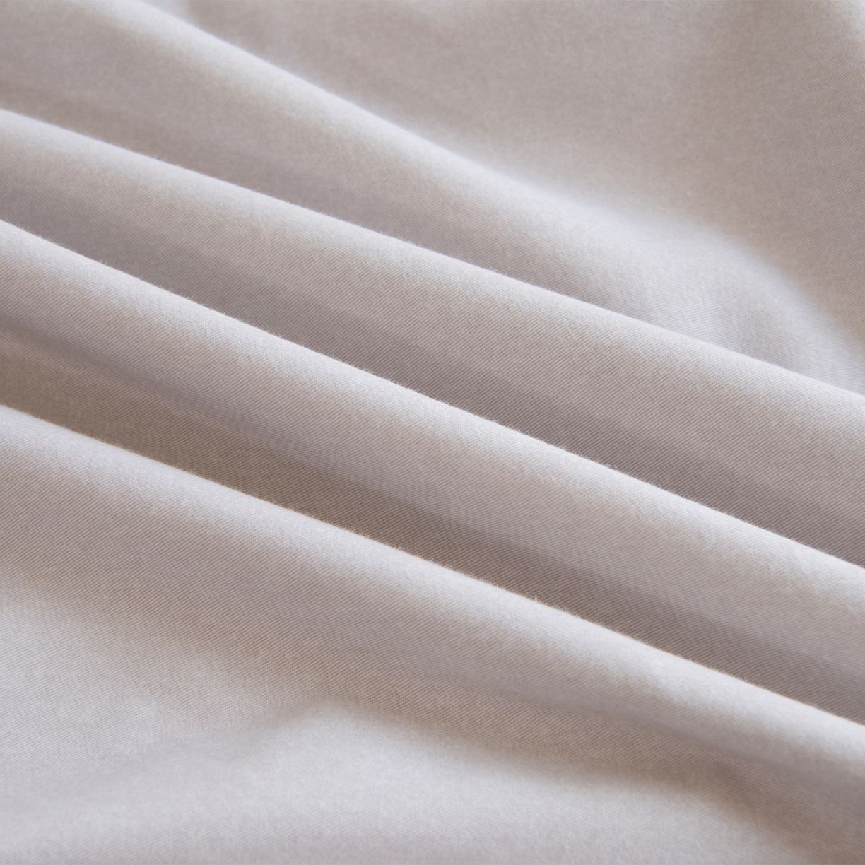 91家纺网 家纺一手货源 找家纺 董成龙家纺 2025新款全棉磨毛数码印花四件套 轻织漫冬-灰