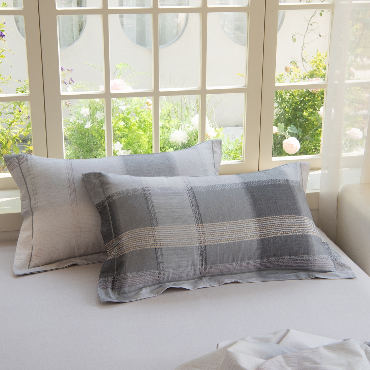 91家纺网 家纺一手货源 找家纺 董成龙家纺 2025新款全棉磨毛数码印花四件套 轻织漫冬-灰