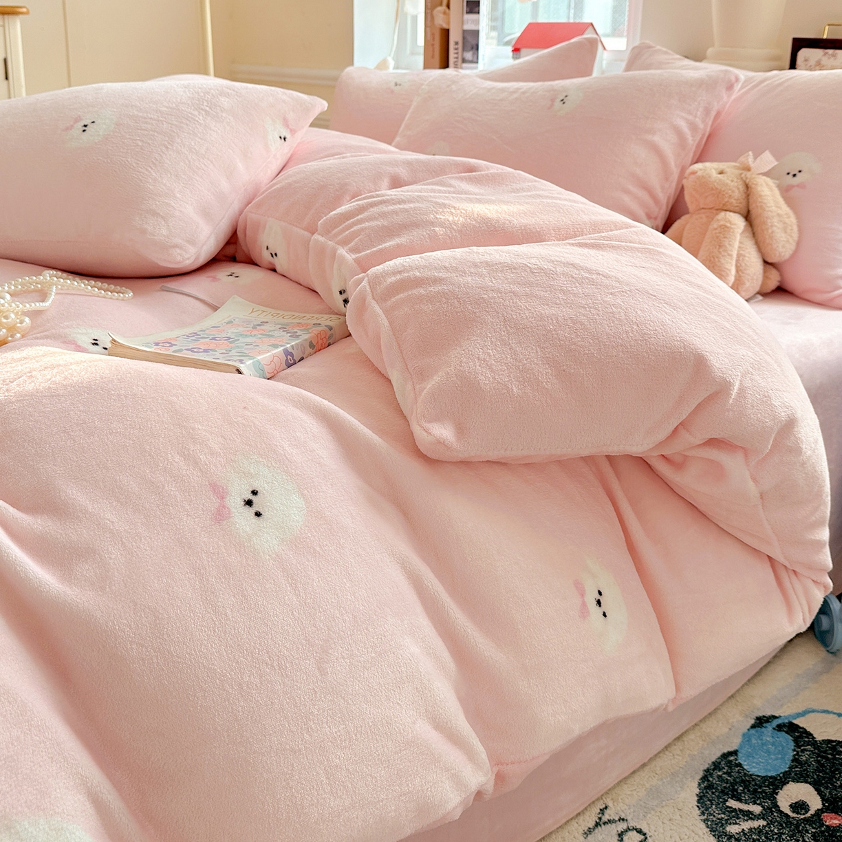 91家纺网 家纺一手货源 找家纺 水木坊 2025新款A加厚牛奶绒印花四件套-含买家秀 绒绒小狗-粉