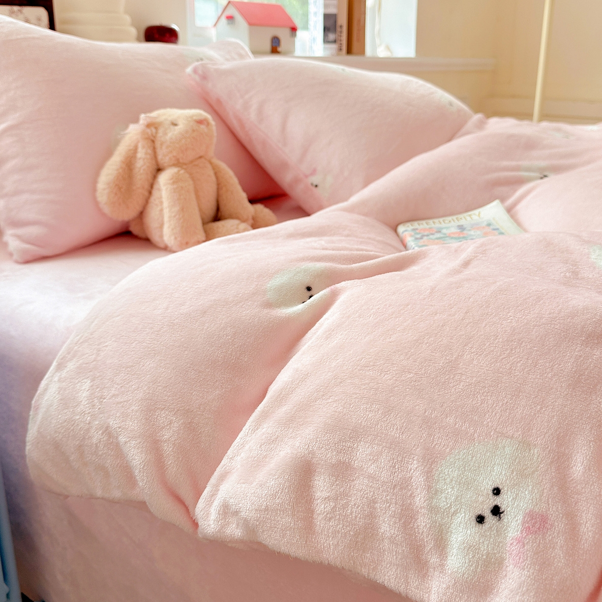 91家纺网 家纺一手货源 找家纺 水木坊 2025新款A加厚牛奶绒印花四件套-含买家秀 绒绒小狗-粉