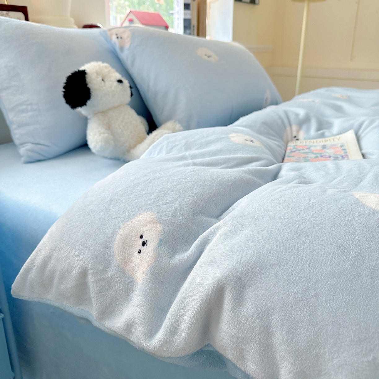 91家纺网 家纺一手货源 找家纺 水木坊 2025新款A加厚牛奶绒印花四件套-含买家秀 绒绒小狗-蓝