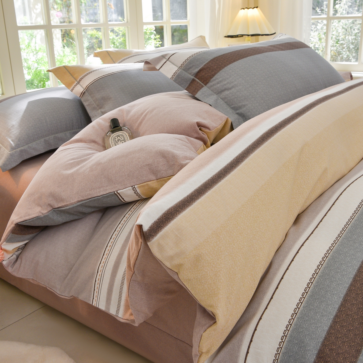 91家纺网 家纺一手货源 找家纺 董成龙家纺 2025新款全棉磨毛数码印花四件套 格雷特-黄