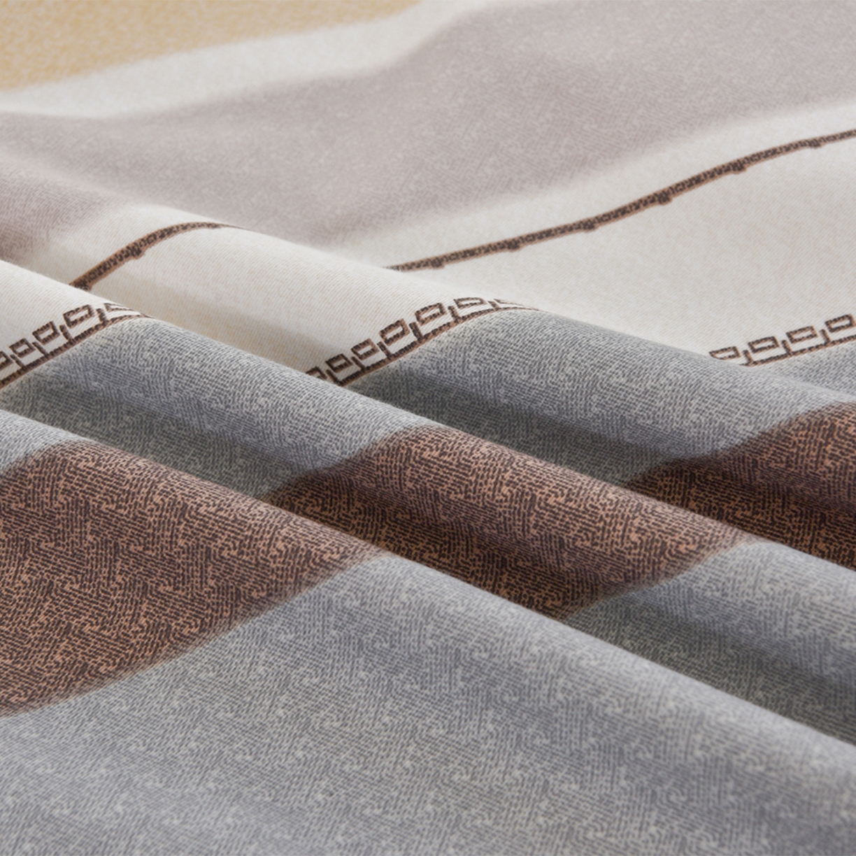 91家纺网 家纺一手货源 找家纺 董成龙家纺 2025新款全棉磨毛数码印花四件套 格雷特-黄