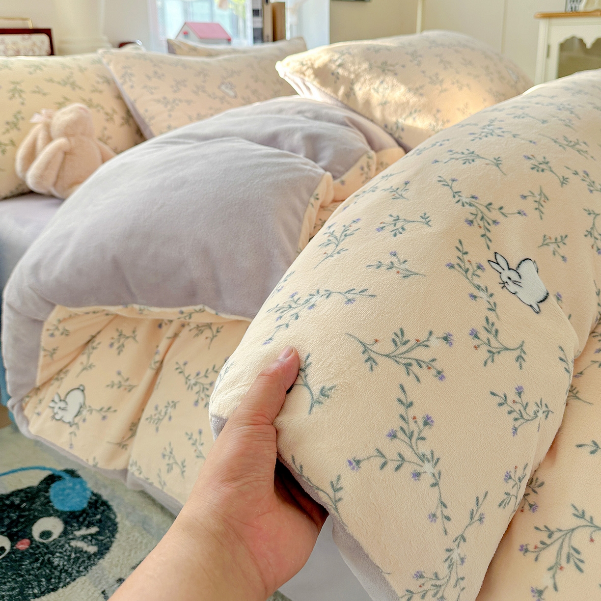 91家纺网 家纺一手货源 找家纺 水木坊 2025新款A加厚牛奶绒印花四件套-含买家秀 枝枝兔