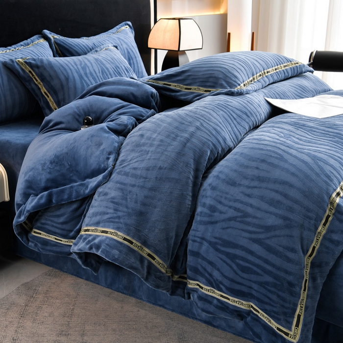 91家纺网 家纺一手货源 找家纺 （总）妮恒美 2025新款直播爆款牛奶绒四件套雕花压线款法莱绒四件套11