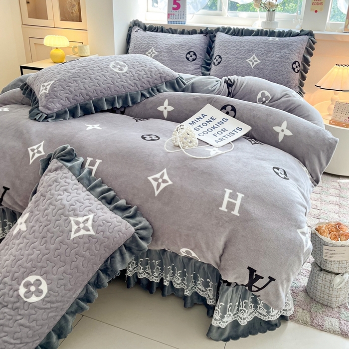 91家纺网 家纺一手货源 找家纺 铠畅 2025新款加厚牛奶绒床盖四件套 时尚之都