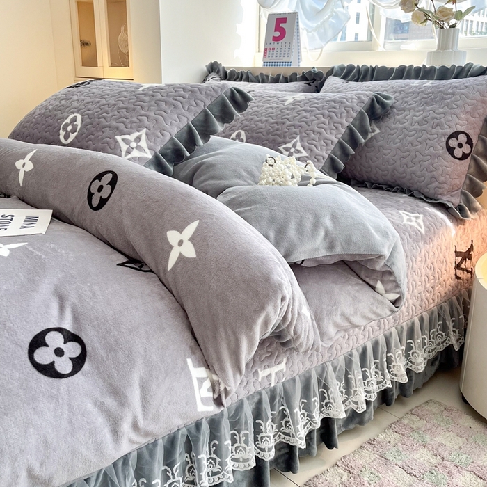 91家纺网 家纺一手货源 找家纺 铠畅 2025新款加厚牛奶绒床盖四件套 时尚之都