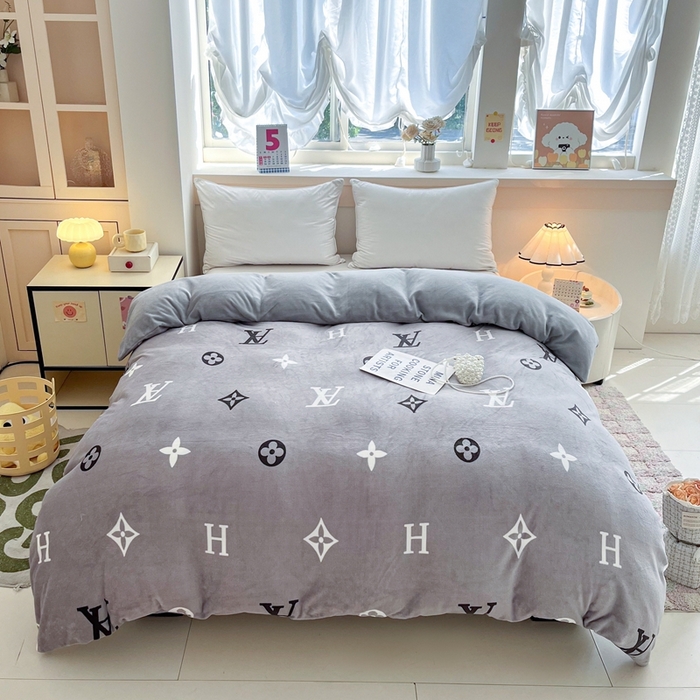 91家纺网 家纺一手货源 找家纺 铠畅 2025新款加厚牛奶绒床盖四件套 时尚之都