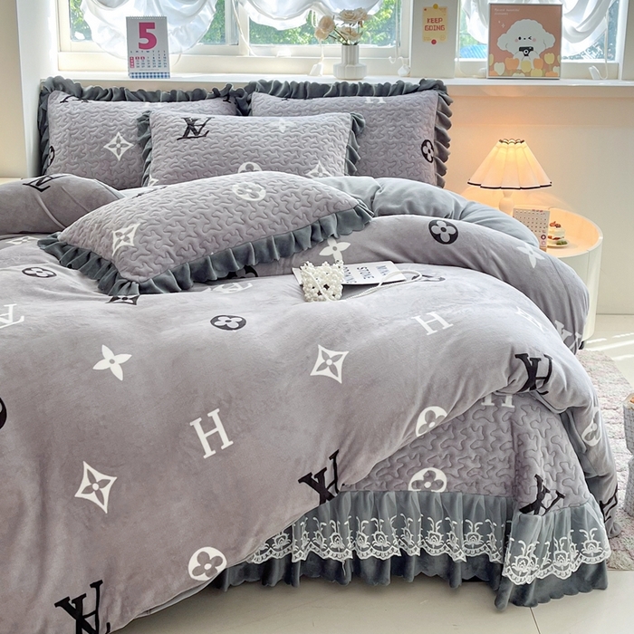 91家纺网 家纺一手货源 找家纺 铠畅 2025新款加厚牛奶绒床盖四件套 时尚之都