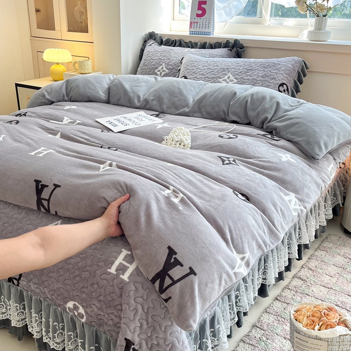 91家纺网 家纺一手货源 找家纺 铠畅 2025新款加厚牛奶绒床盖四件套 时尚之都