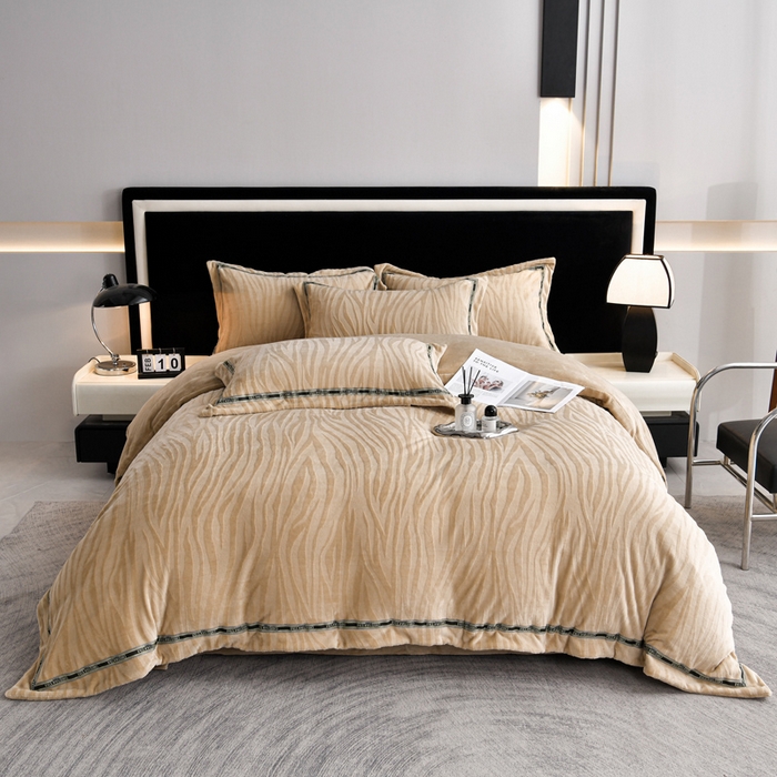 91家纺网 家纺一手货源 找家纺 妮恒美 2025新款直播爆款牛奶绒四件套雕花压线款法莱绒四件套11 梦幻-奶咖