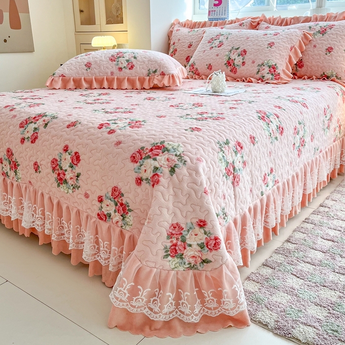 91家纺网 家纺一手货源 找家纺 铠畅 2025新款加厚牛奶绒床盖四件套 美女樱粉