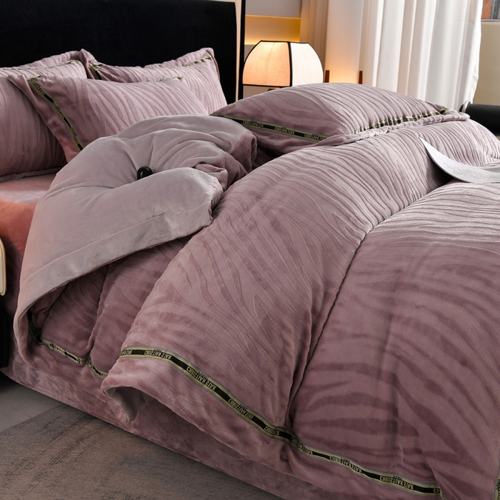 妮恒美 2025新款直播爆款牛奶绒四件套雕花压线款法莱绒四件套11 梦幻-暖心紫