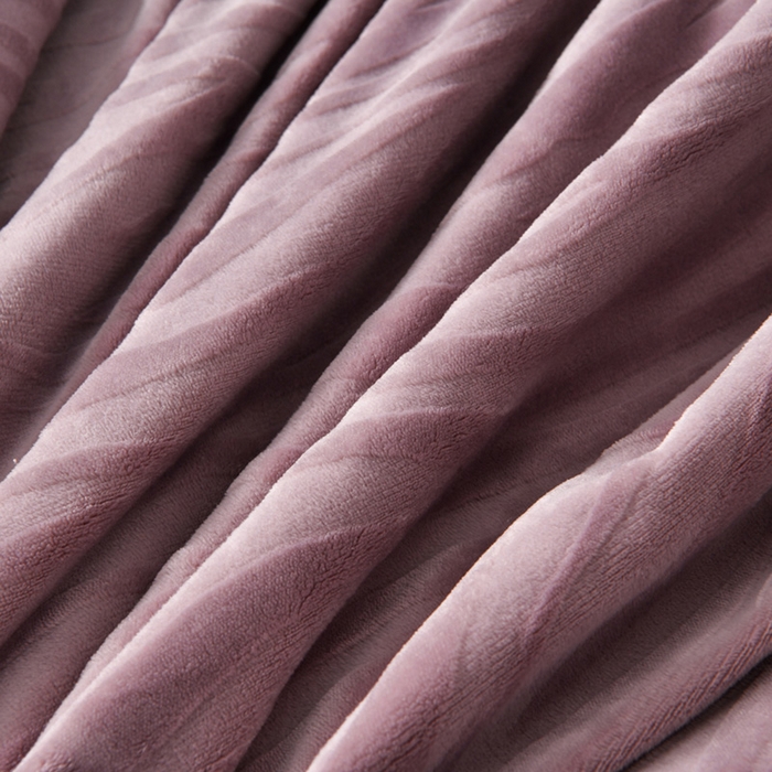 91家纺网 家纺一手货源 找家纺 妮恒美 2025新款直播爆款牛奶绒四件套雕花压线款法莱绒四件套11 梦幻-暖心紫