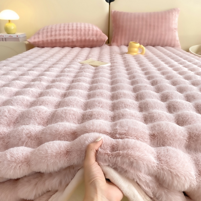 91家纺网 家纺一手货源 找家纺 品乐家纺 2025新款秋冬A类高克重300g泡泡兔绒保暖床单单品床单单件床单 泡泡 粉豆沙