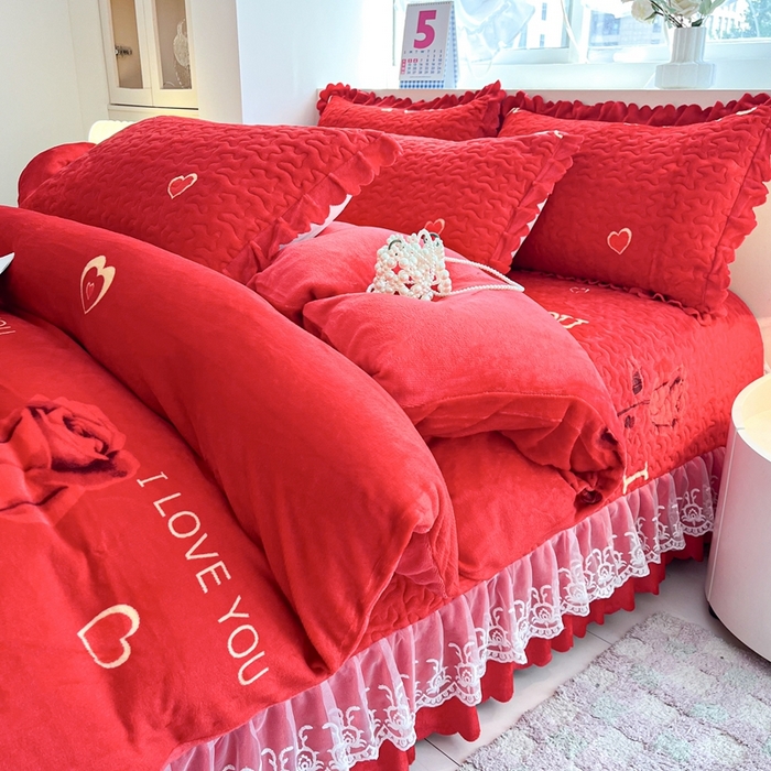 91家纺网 家纺一手货源 找家纺 铠畅 2025新款加厚牛奶绒床盖四件套 心心相恋