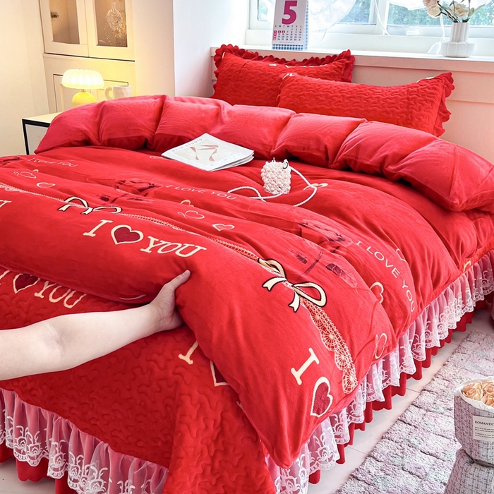 91家纺网 家纺一手货源 找家纺 铠畅 2025新款加厚牛奶绒床盖四件套 心心相恋