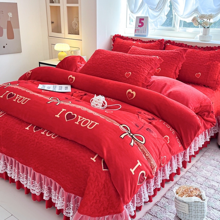 91家纺网 家纺一手货源 找家纺 铠畅 2025新款加厚牛奶绒床盖四件套 心心相恋