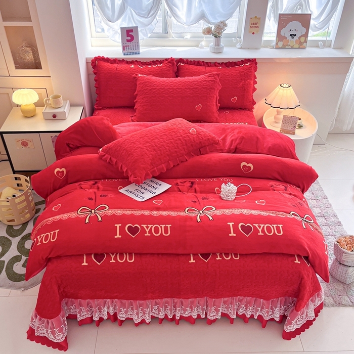 91家纺网 家纺一手货源 找家纺 铠畅 2025新款加厚牛奶绒床盖四件套 心心相恋