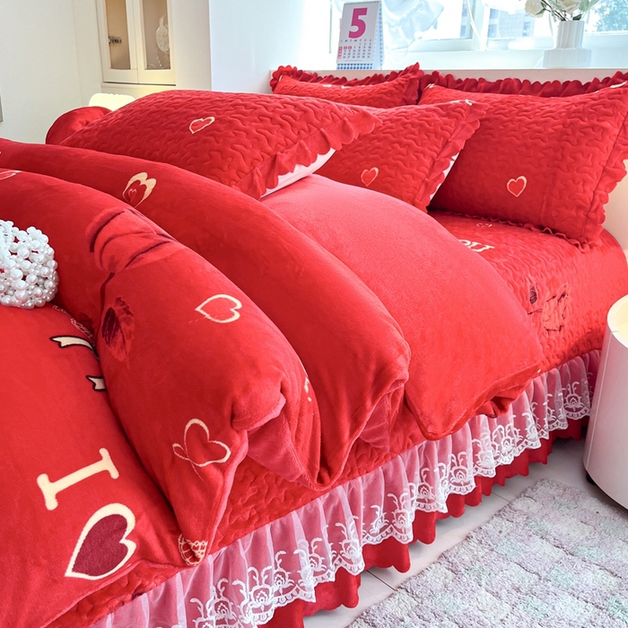 91家纺网 家纺一手货源 找家纺 铠畅 2025新款加厚牛奶绒床盖四件套 心心相恋