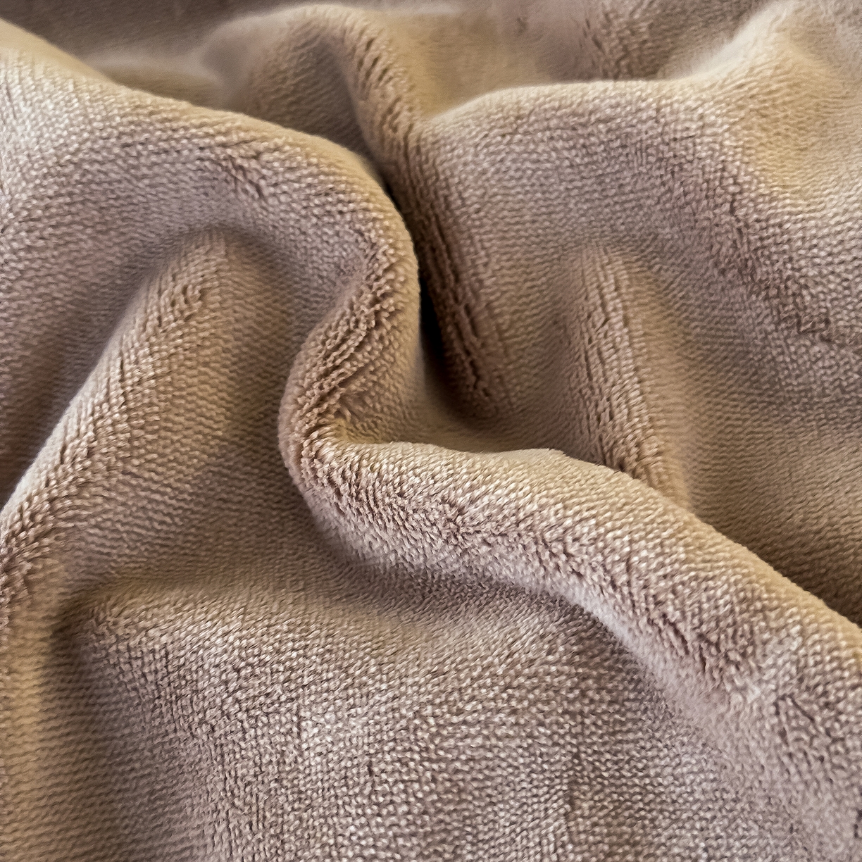 91家纺网 家纺一手货源 找家纺 恋尚羽家纺 2025新款超厚云芙绒宽边牛奶绒四件套 奢华-咖色