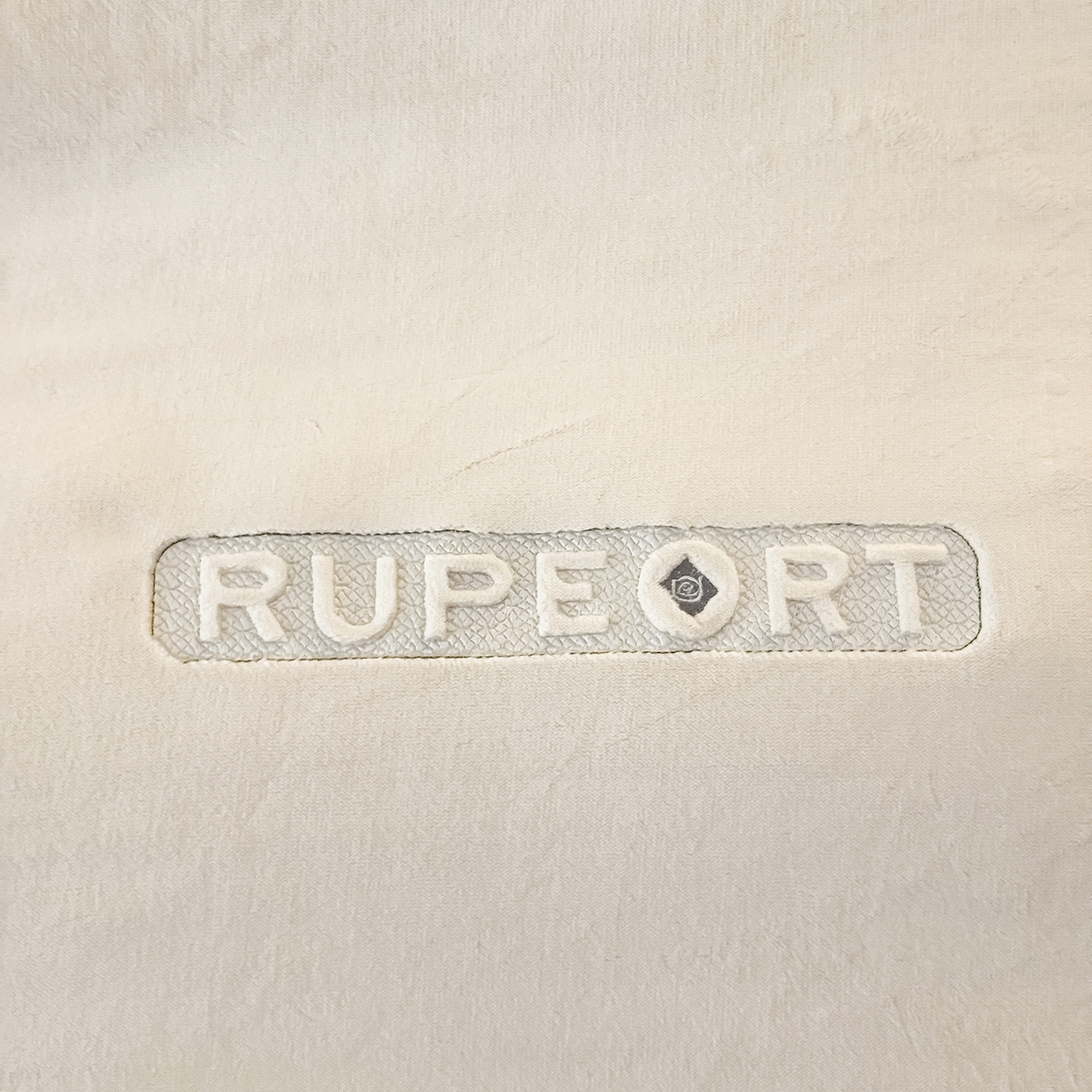 91家纺网 家纺一手货源 找家纺 恋尚羽家纺 2025新款超厚云芙绒宽边牛奶绒四件套 奢华-米色