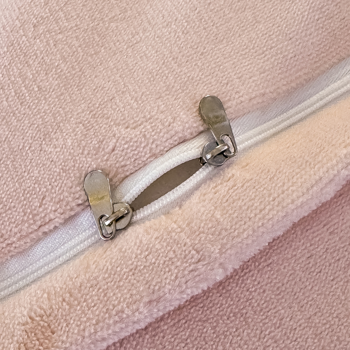 91家纺网 家纺一手货源 找家纺 恋尚羽家纺 2025新款超厚云芙绒宽边牛奶绒四件套 奢华-玉色