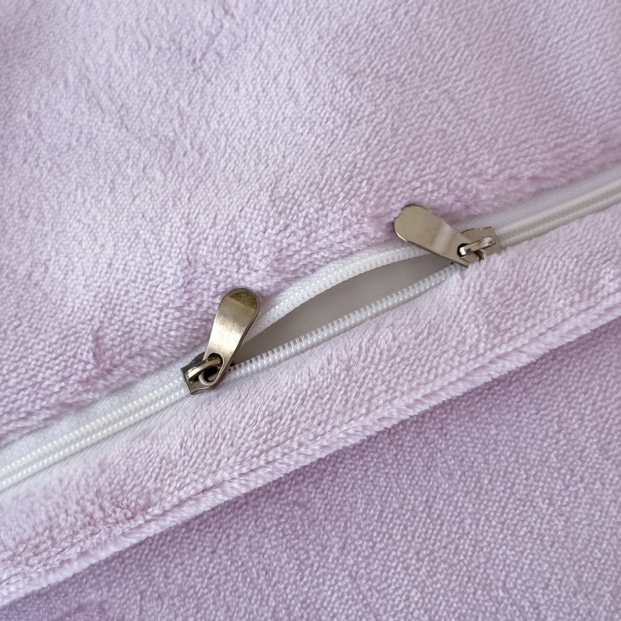 91家纺网 家纺一手货源 找家纺 恋尚羽家纺 2025新款超厚云芙绒宽边牛奶绒四件套 奢华-紫色