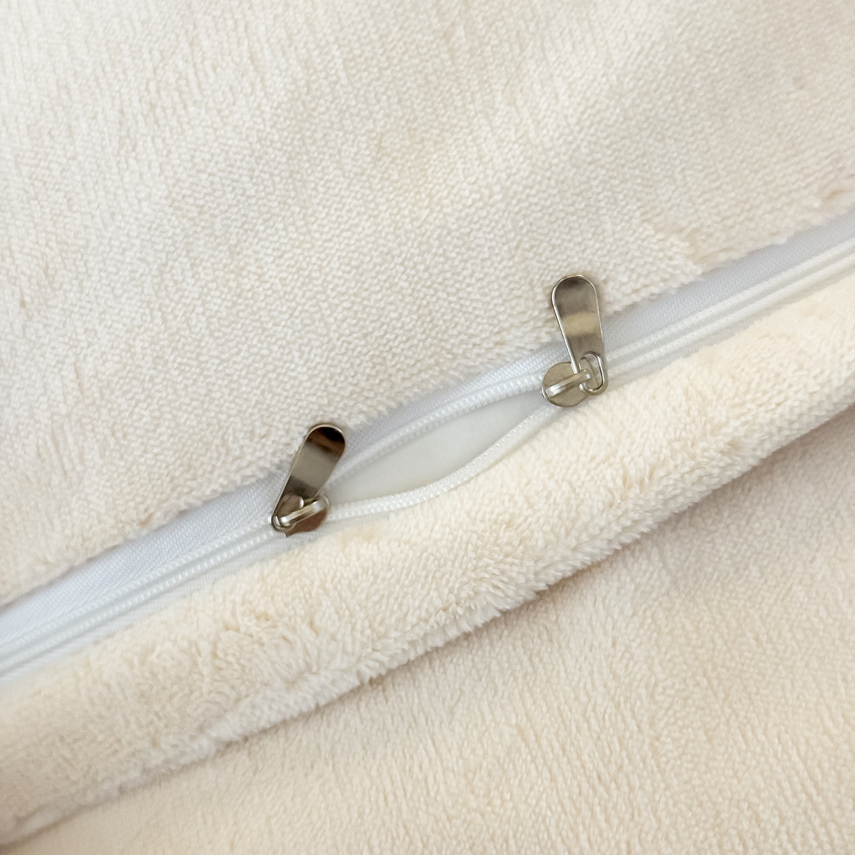 91家纺网 家纺一手货源 找家纺 恋尚羽家纺 2025新款超厚云芙绒宽边牛奶绒四件套 奢华-米色