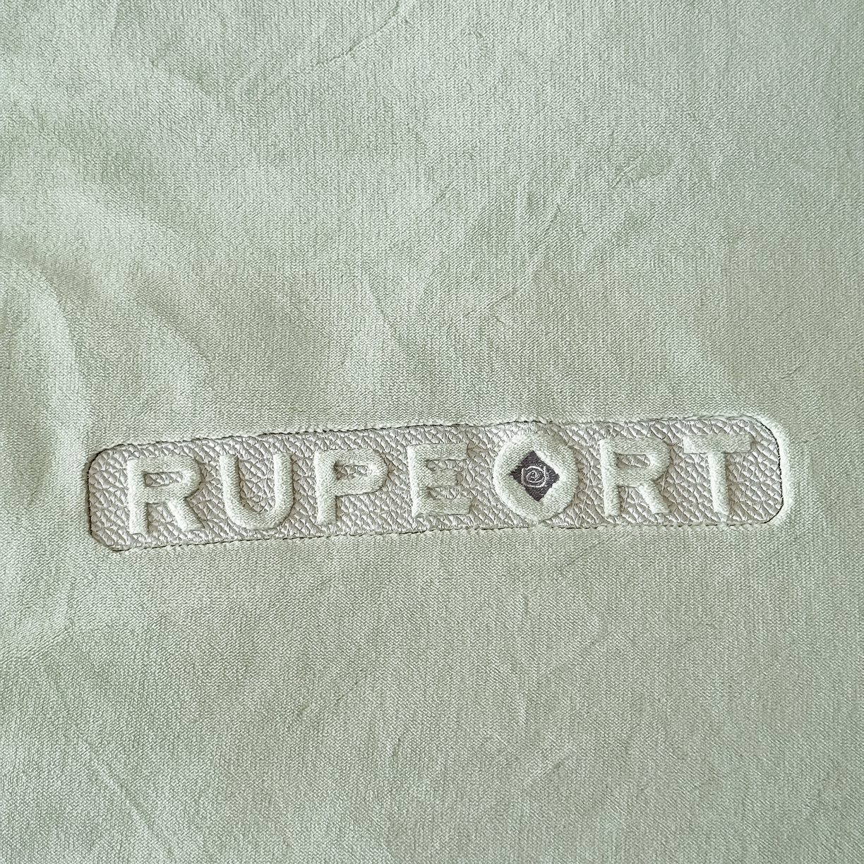 91家纺网 家纺一手货源 找家纺 恋尚羽家纺 2025新款超厚云芙绒宽边牛奶绒四件套 奢华-果绿