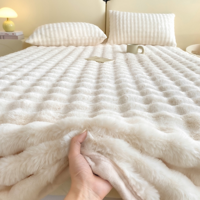 91家纺网 家纺一手货源 找家纺 品乐家纺 2025新款秋冬A类高克重300g泡泡兔绒保暖床单单品床单单件床单 泡泡 优雅白