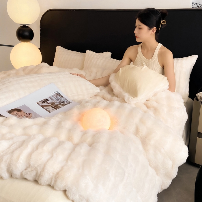 91家纺网 家纺一手货源 找家纺 品乐家纺 2025新款秋冬A类高克重300g泡泡兔绒保暖被套单品被套单件被套 泡泡  优雅白