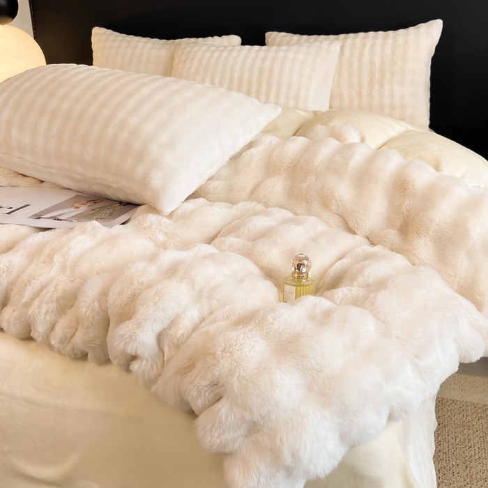 91家纺网 家纺一手货源 找家纺 品乐家纺 2025新款秋冬A类高克重300g泡泡兔绒保暖被套单品被套单件被套 泡泡  优雅白