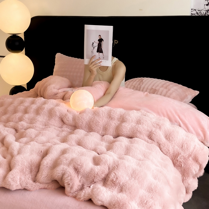 91家纺网 家纺一手货源 找家纺 品乐家纺 2025新款秋冬A类高克重300g泡泡兔绒保暖被套单品被套单件被套 泡泡  粉豆沙