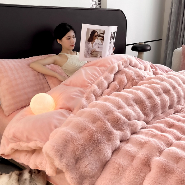 91家纺网 家纺一手货源 找家纺 品乐家纺 2025新款秋冬A类高克重300g泡泡兔绒保暖被套单品被套单件被套 泡泡  粉豆沙