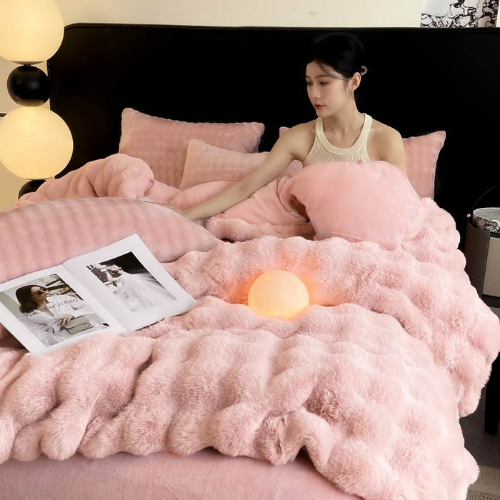 91家纺网 家纺一手货源 找家纺 品乐家纺 2025新款秋冬A类高克重300g泡泡兔绒保暖被套单品被套单件被套 泡泡  粉豆沙