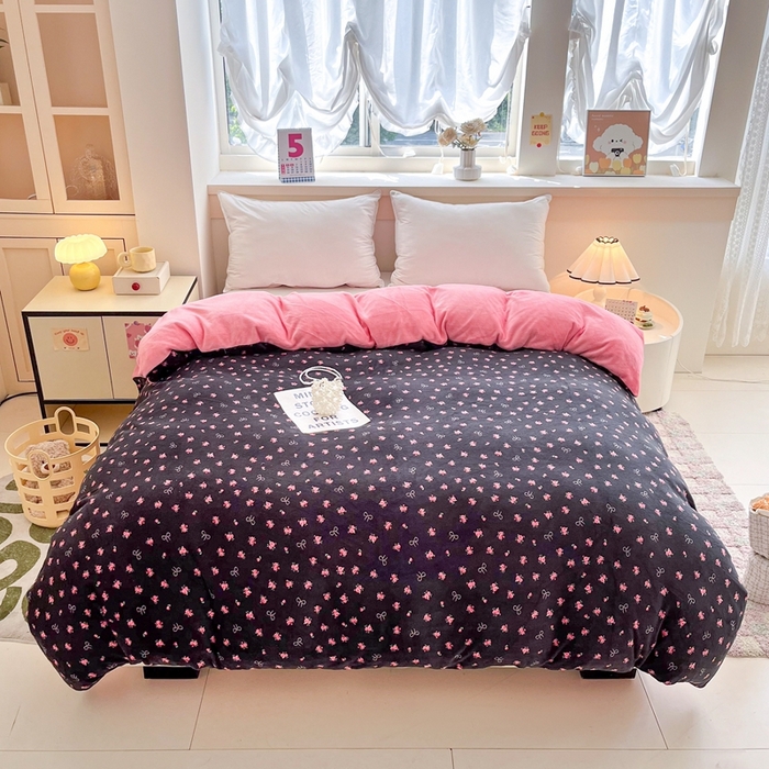 91家纺网 家纺一手货源 找家纺 铠畅 2025新款加厚牛奶绒床盖四件套 花仙