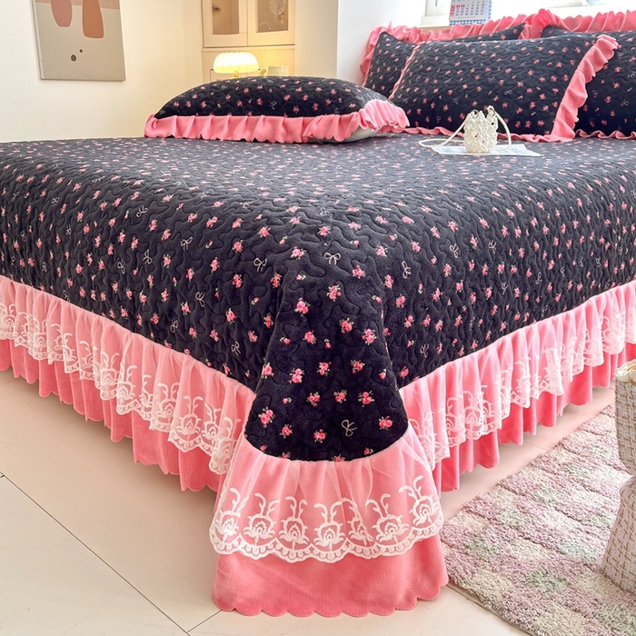 91家纺网 家纺一手货源 找家纺 铠畅 2025新款加厚牛奶绒床盖四件套 花仙