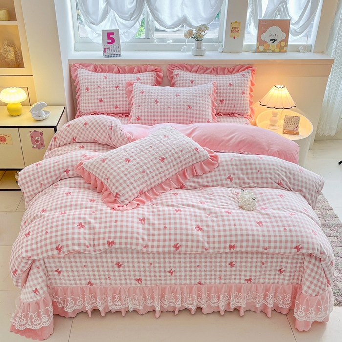 91家纺网 家纺一手货源 找家纺 铠畅 2025新款加厚牛奶绒床盖四件套 蜜糖蝴蝶结