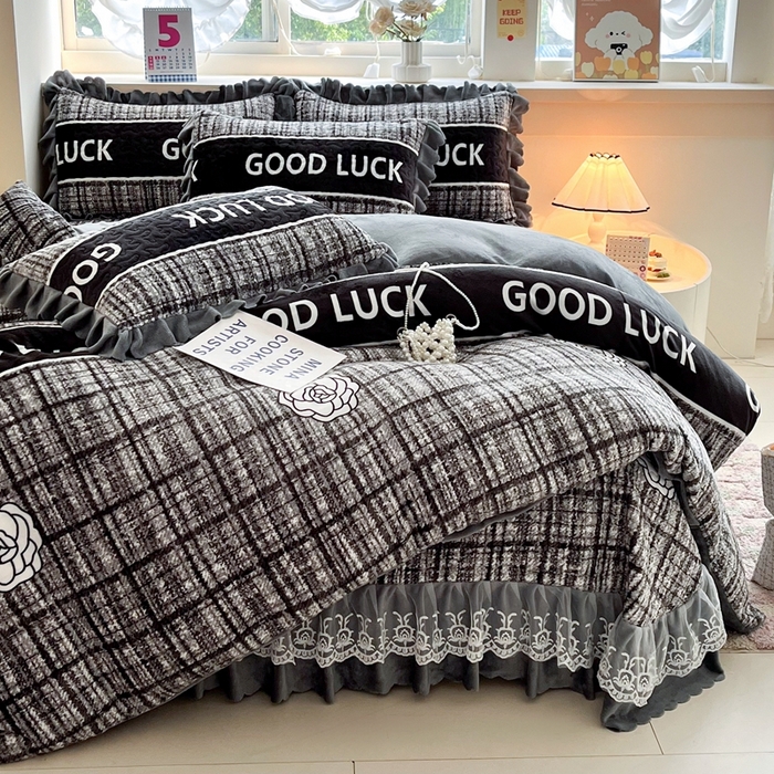 91家纺网 家纺一手货源 找家纺 铠畅 2025新款加厚牛奶绒床盖四件套 午后巴黎